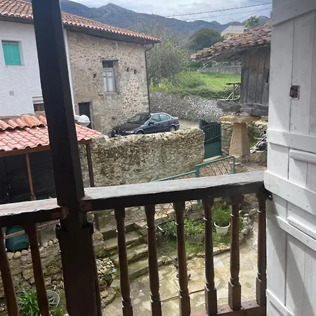 Caravia, Cachucho-casa