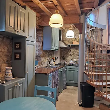 Caravia, Cachucho-casa *