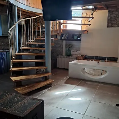 Caravia, Cachucho-casa