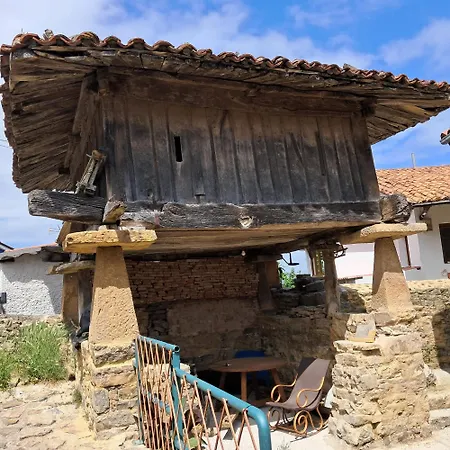아파트 Caravia, Cachucho-casa Duesos